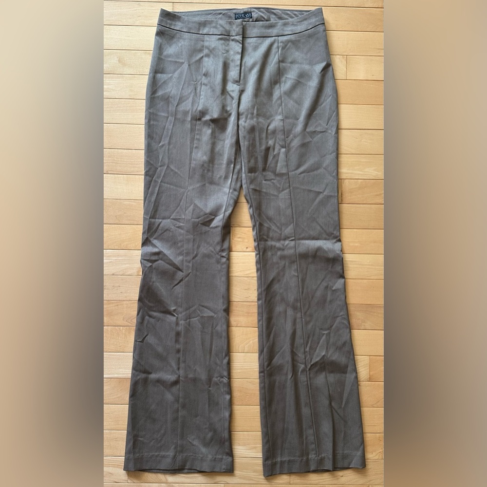 tan trousers with classic style. size 4